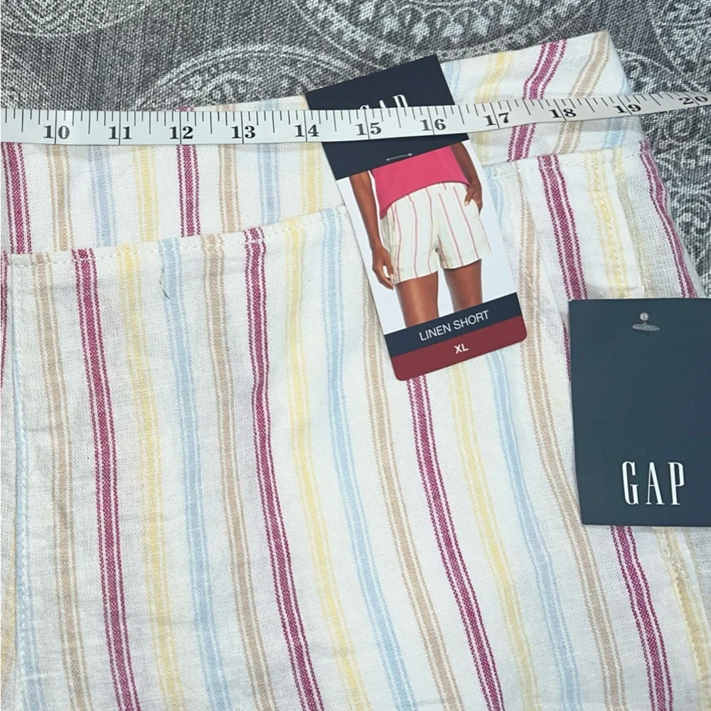NWT Gap Ladies Linen Lightweight Breathable Pull On Elastic Waistband Short